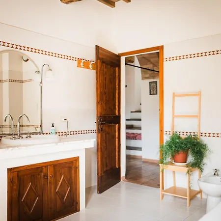 Tana Del Tasso מלון San Secondo