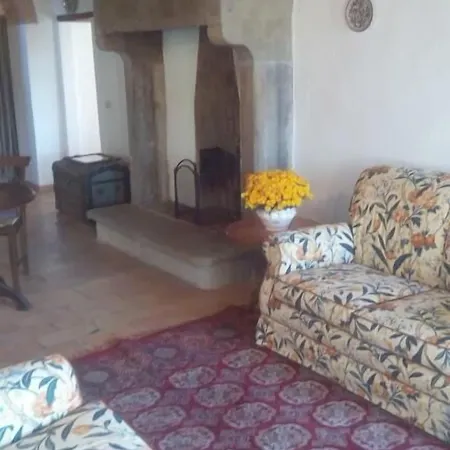 Tana Del Tasso מלון San Secondo